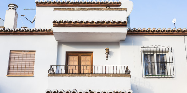 Pintar Fachadas de Casas Unifamiliares / Chalets en Tarragona · Pinturas Especiales Anticorrosivas y de Alta Resistencia