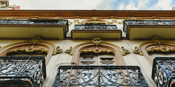 Rehabilitación y Restauración de Fachadas en Tarragona · Restauración de Fachadas Emblemáticas
