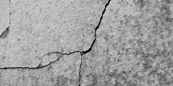 Trabajos Verticales en Fachadas de Edificios / Viviendas en Tarragona · Reparación, Sellado de Grietas y Desperfectos
