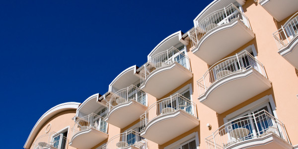 Trabajos Verticales en Fachadas de Edificios / Viviendas en Tarragona · Rehabilitación de Fachadas