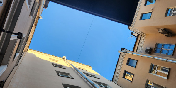 Trabajos Verticales en Fachadas de Edificios / Viviendas en Tarragona · Pintado de Fachadas y Patios Interiores de Luces